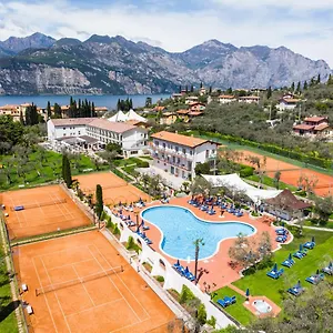 https://club-hotel-olivi-tennis-center.hotelinveneto.com